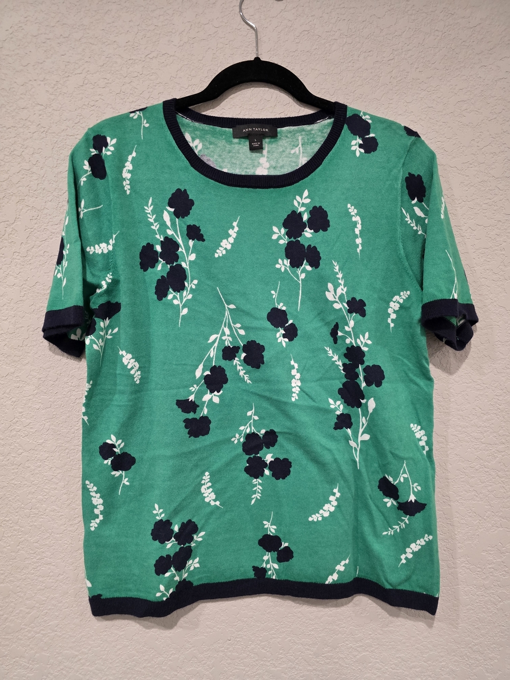 Ann Taylor Teal Green Floral Short Sleeve Top with Navy Trim